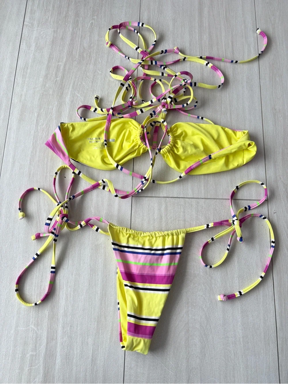 Frankies Bikinis size xs